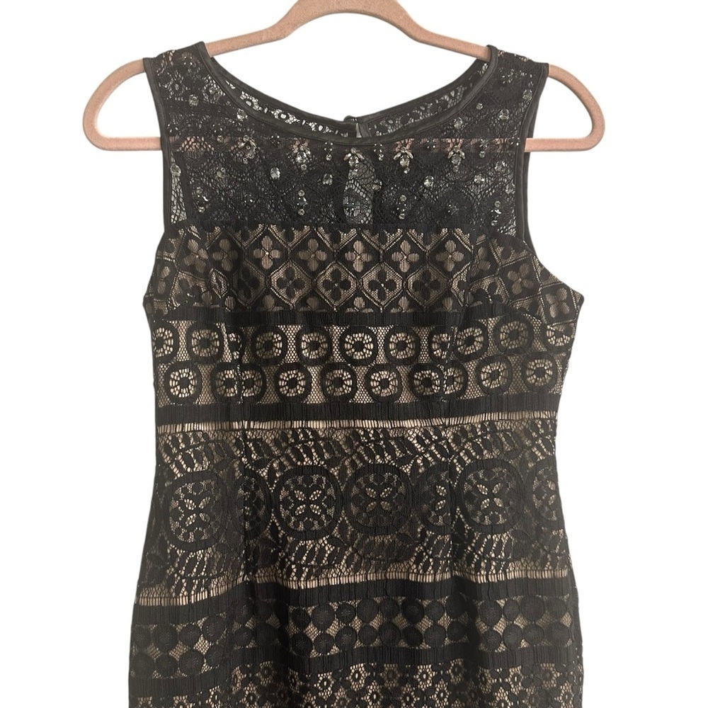Vince Camuto black lace dress with tan underlay, size 4 - Picture 3 of 11
